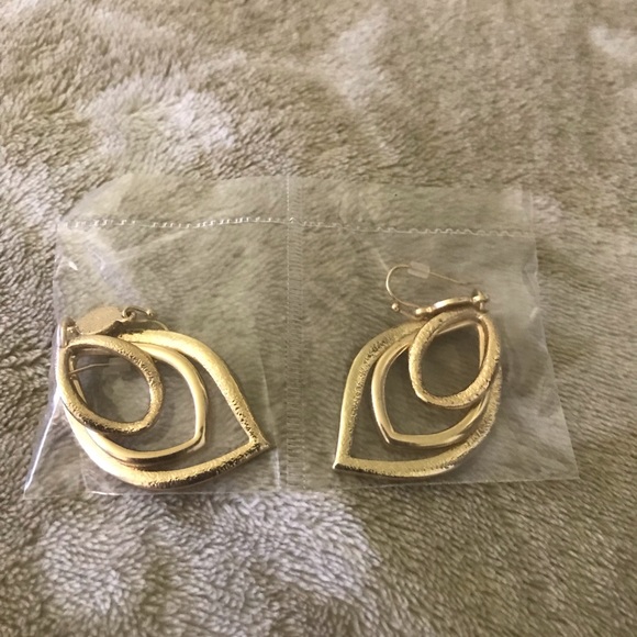 Earrings - Picture 2 of 2